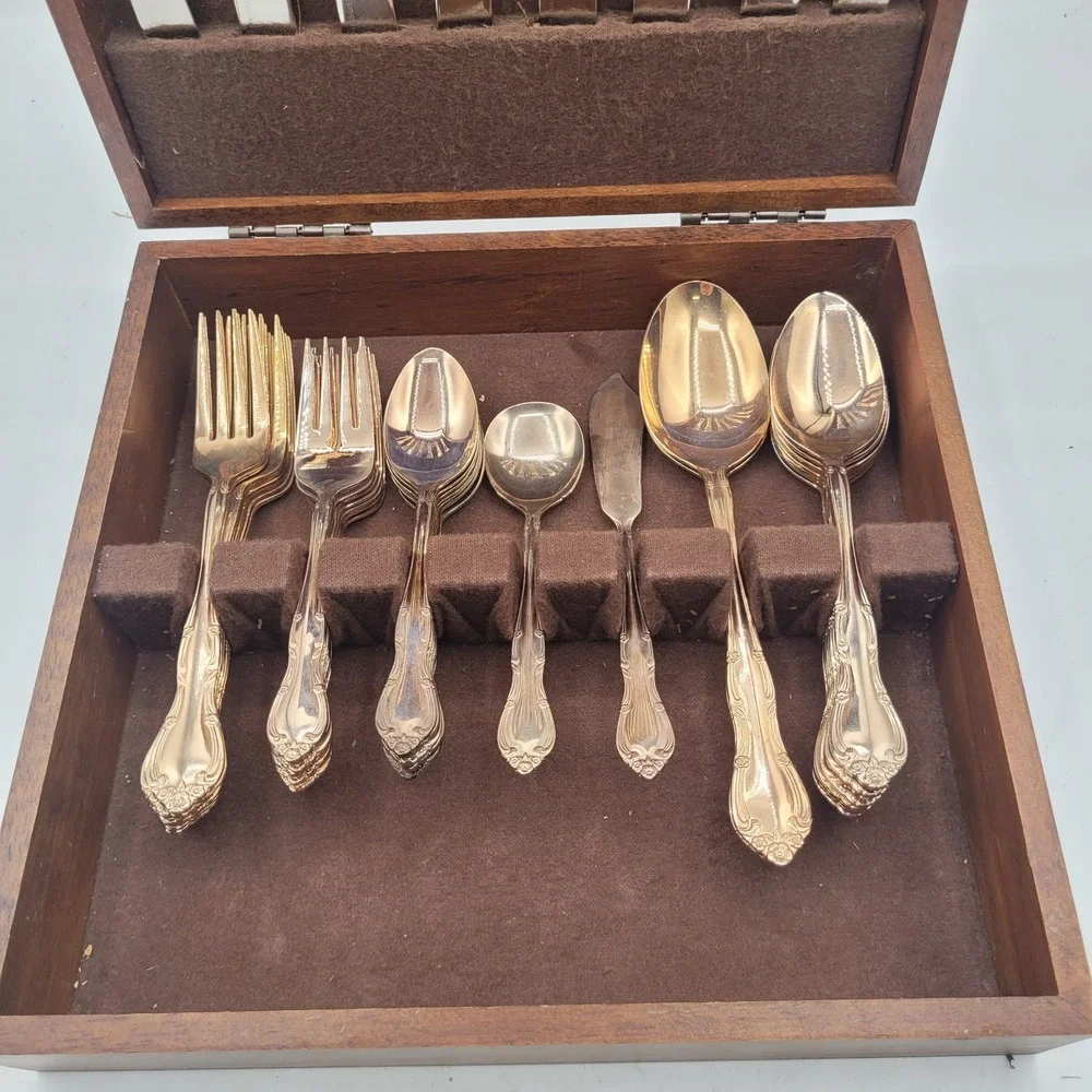 Golden Rose Tiara‎ by Towle Silversmiths 44 Pieces Service for 8 Korea Flatware